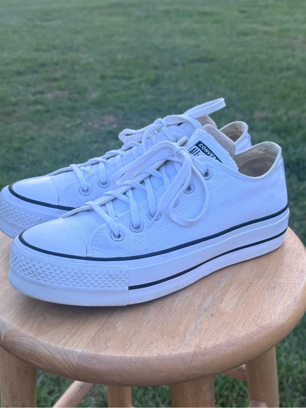 Ladies Converse Chuck Taylor All Star Platform Sneakers - Picture 1 of 7